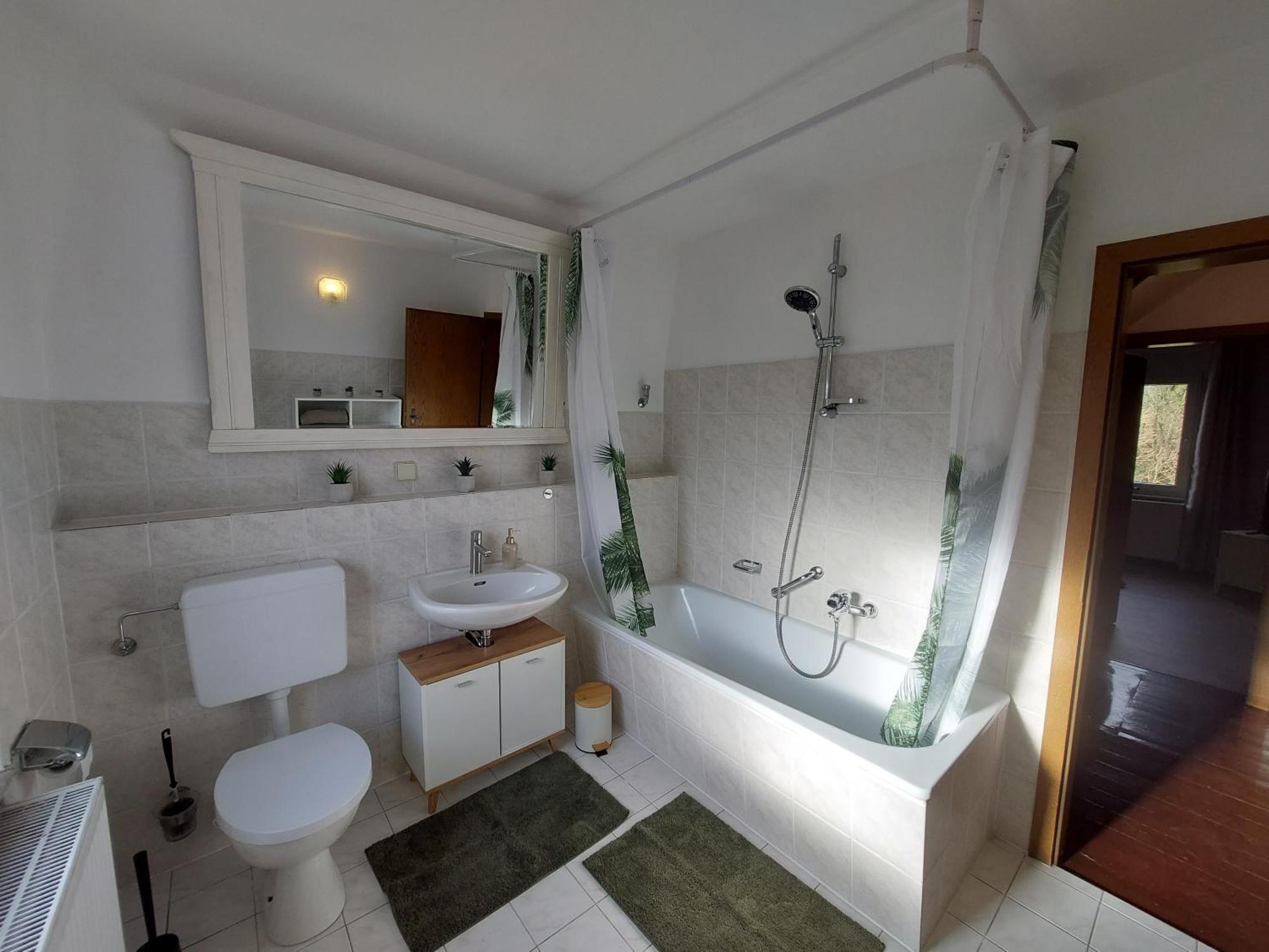 Cozy Home, 7 Beds, Wifi, Kitchen, Balcony, Bielefeld Center Exterior photo